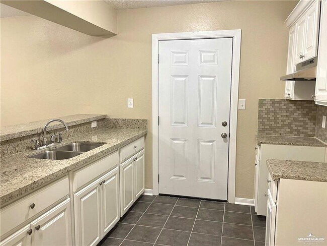 Foto del edificio - 7 Linda Vista St