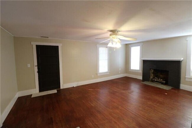 Building Photo - 6765 Dahlonega Hwy