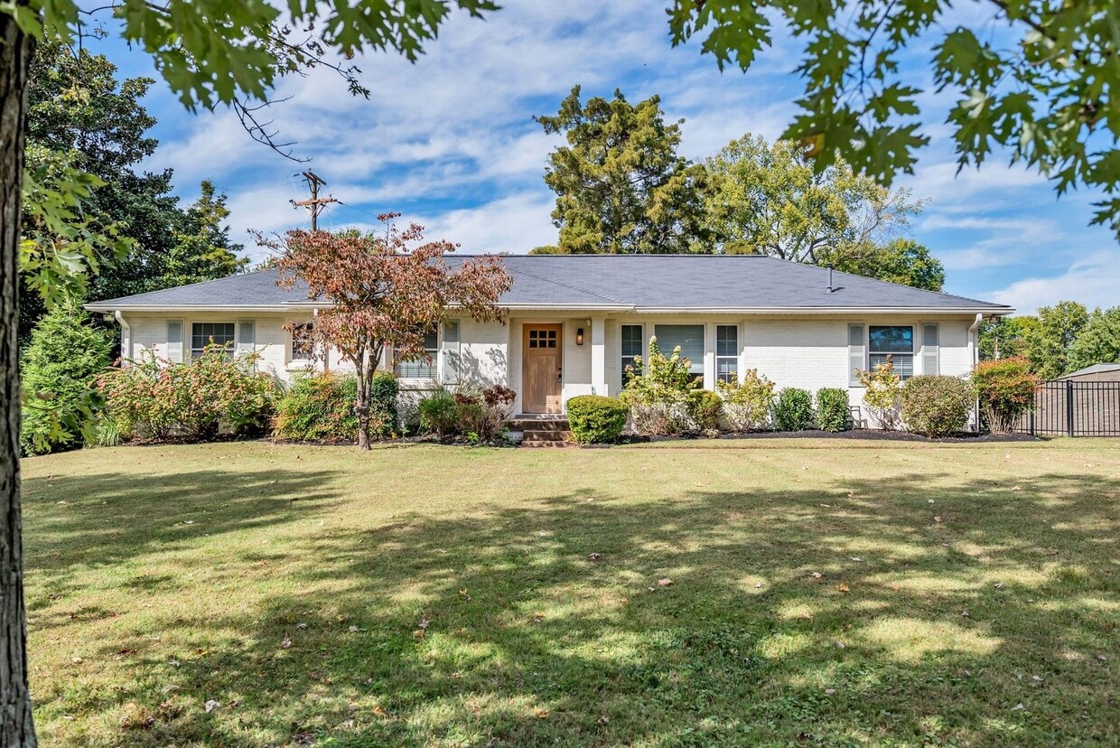 Primary Photo - Stunning 3BR/2BA Home in the Highly Sought...