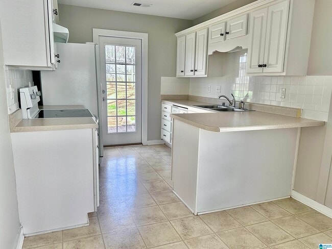 Building Photo - 9522 Brook Forest Cir