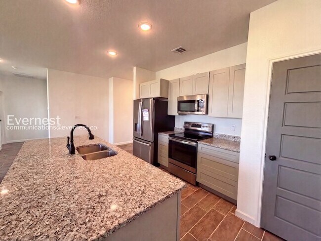 Foto del edificio - 705 Freedom Cir