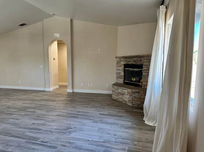 Building Photo - 16716 Kayuga St