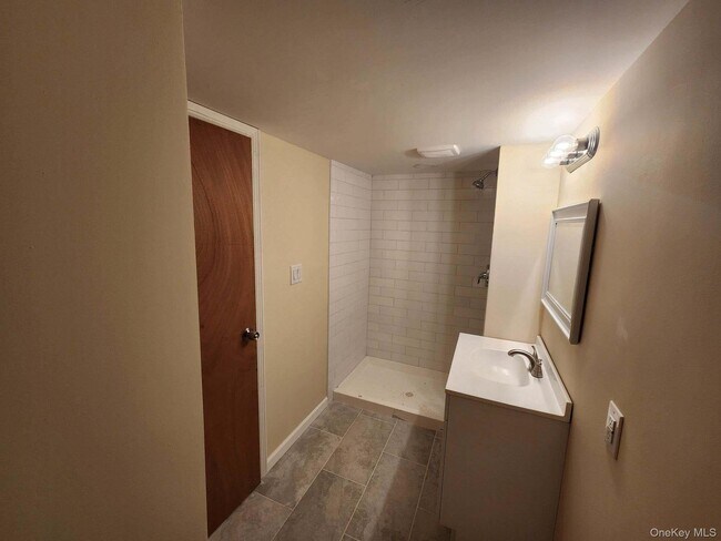 Foto del edificio - 24 Poplar Pl