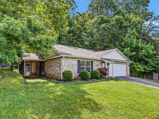 Building Photo - 612 Liverpool Ln