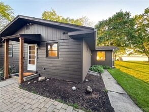 Building Photo - 155 Burtis Point Rd