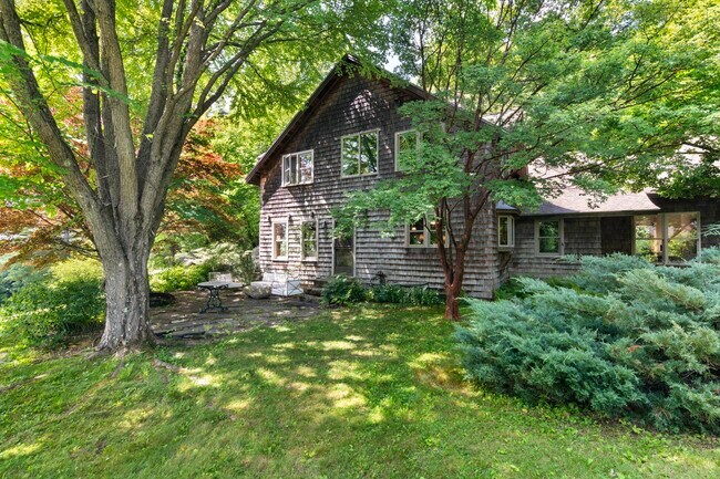 Foto del edificio - 51 Dusty Ridge Rd