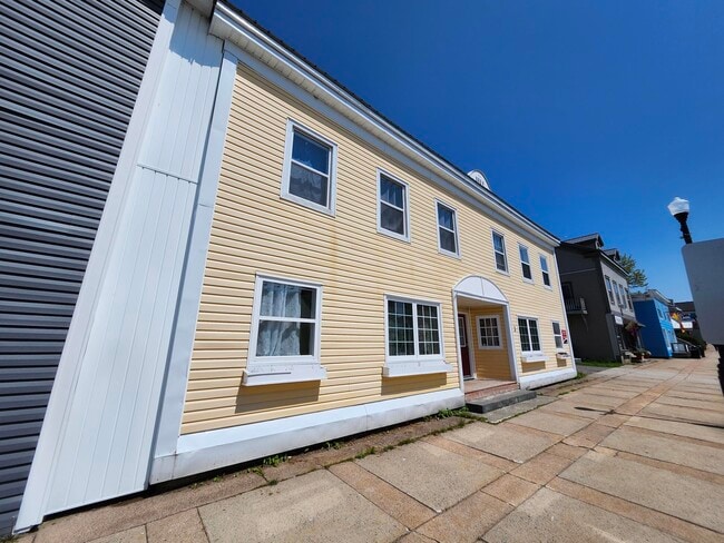 Photo du bâtiment - 3 Main St