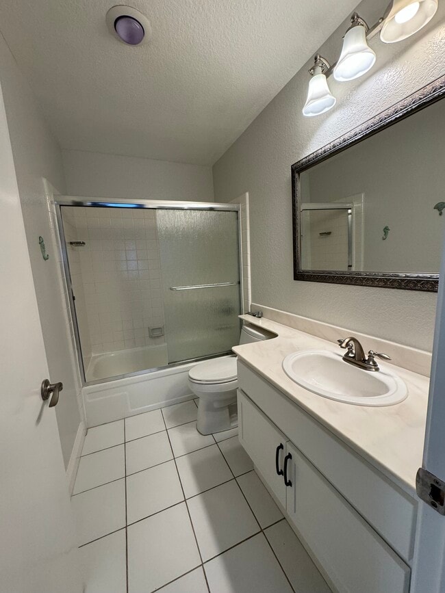 2nd. Bathroom - 3709 Balboa Ter