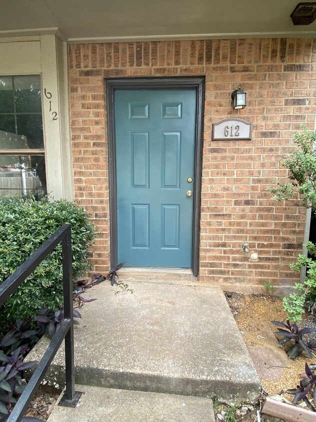 Photo - 612 W. Collins St.
