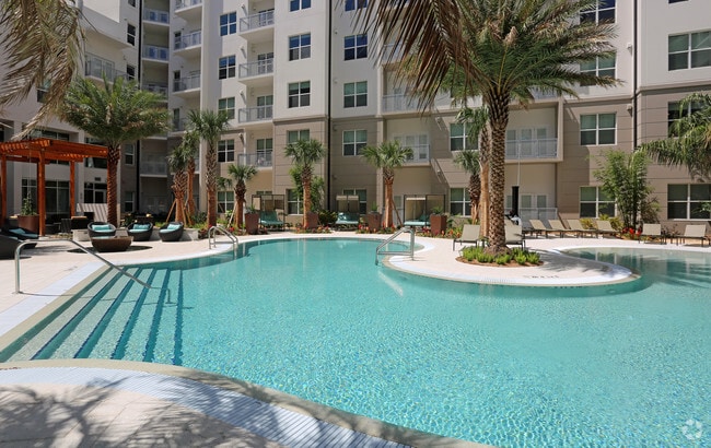 Building Photo - Juno Winter Park