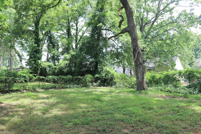 Foto del edificio - 1432 Clermont Ave