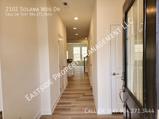 Foto del edificio - 2102 Solana Wds Dr