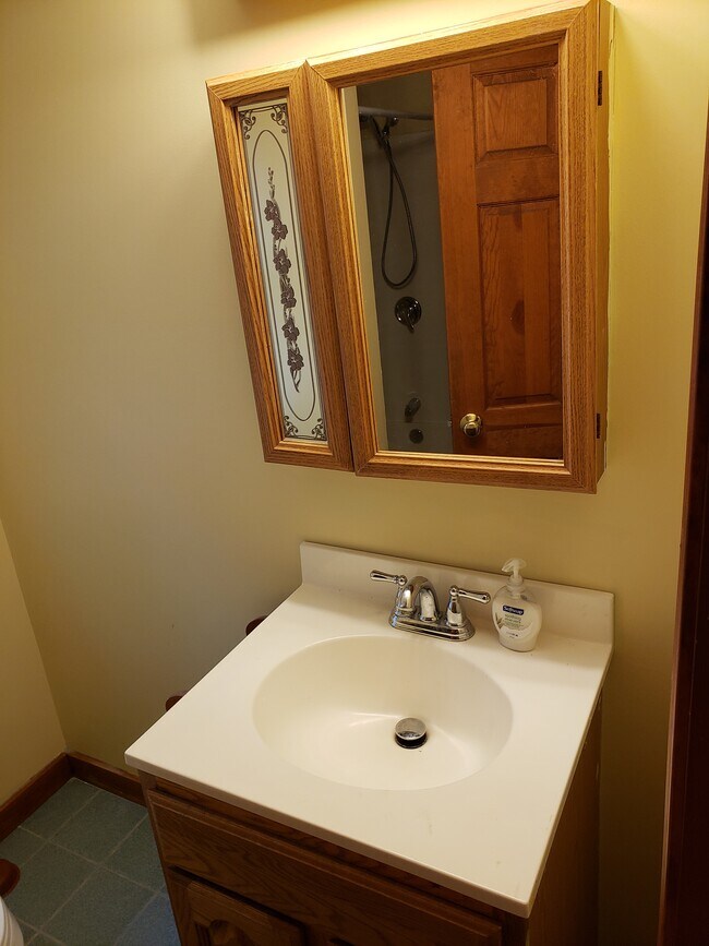 Foto del edificio - 41 Priest Rd 1Bedroom