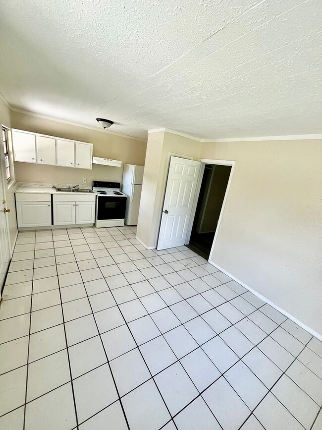 Foto del edificio - Winter Haven 1BR/1BA Duplex; NO APPLICATIO...