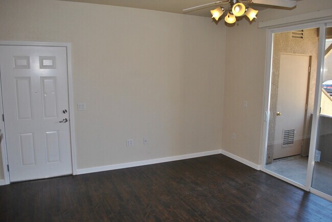 Foto del edificio - 1251 Whitney Ranch Pkwy
