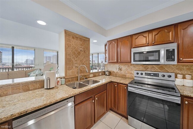 Building Photo - 3 br, 2 bath House - 2017 S Ocean Dr Apt 610