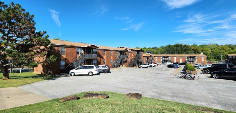 Primary Photo - 920 N Leverett Ave