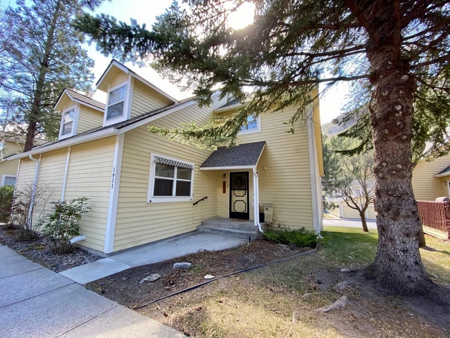 Building Photo - 1911 E Broadway St