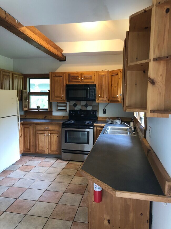 Kitchen countertops - 14 Rosewood Rd