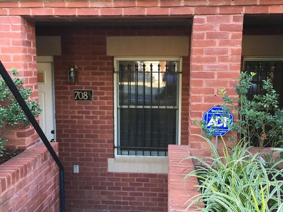 708 6th St SE Unit Basement
