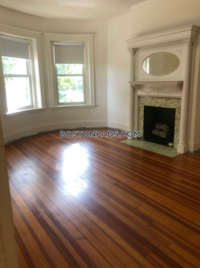 Foto del edificio - 1377 Commonwealth Ave