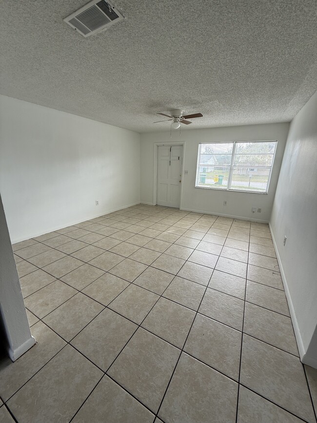 Building Photo - 2456 Mercury Dr