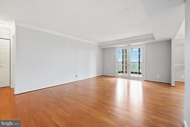 Foto del edificio - 5902 Mt Eagle Dr