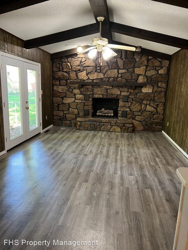 Building Photo - 3 br, 2 bath House - 1576 E Walnut Lawn