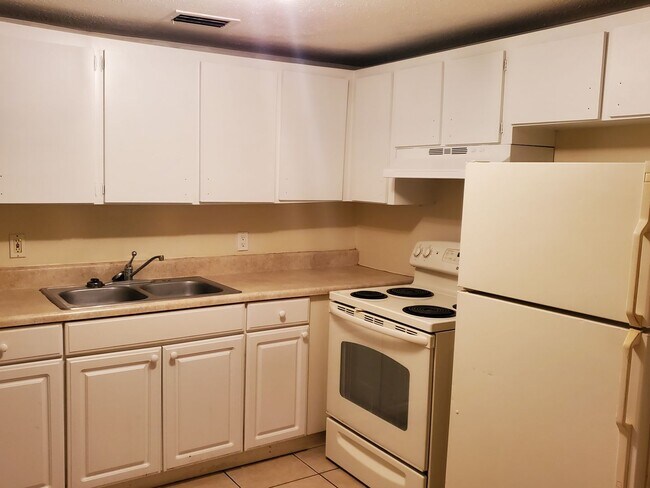 Building Photo - 3811 N 54th St