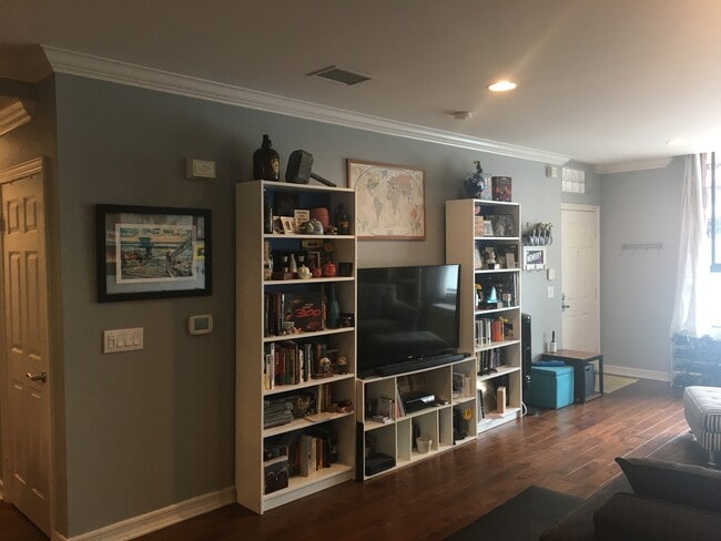 Livingroom1 - 1480 Broadway St