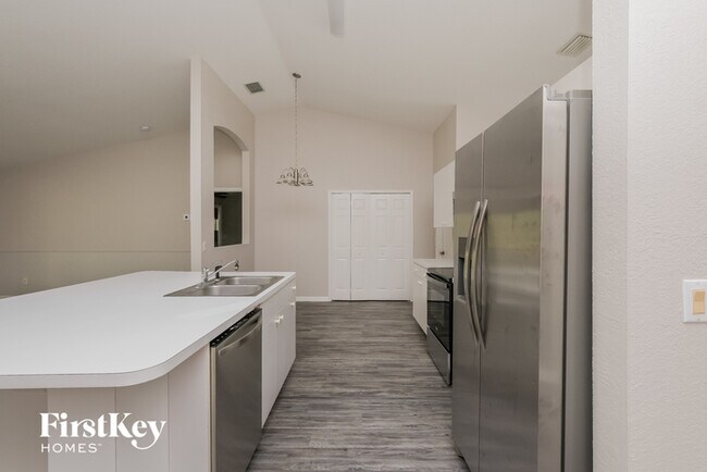 Foto del edificio - 2920 Tusket Ave