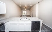 Primary Photo - 2102 N Avenue L
