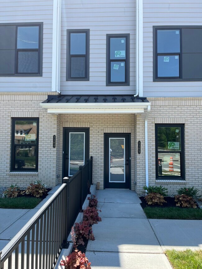 Foto del edificio - 1105 Greenwich Dr