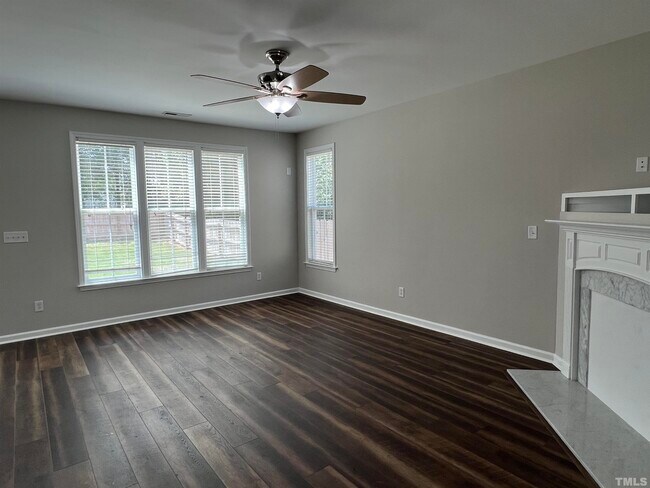Foto del edificio - 232 Haywood Ln