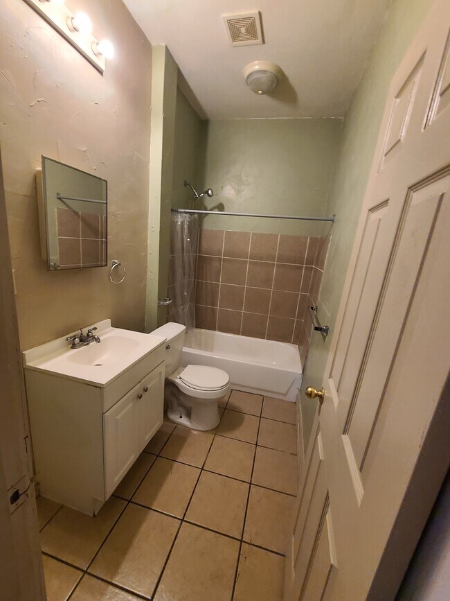 Foto del edificio - 2009 Bryan Ave