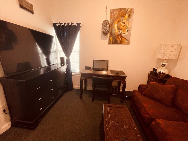 Building Photo - 20892 Cochran Rd