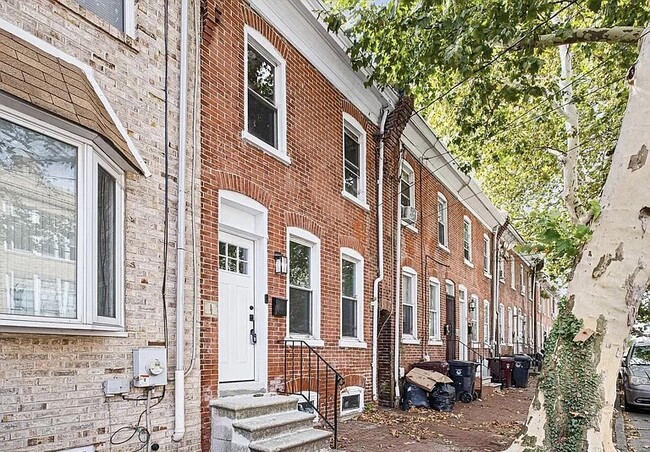 Photo - 310 S Claymont St Townhome