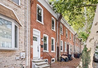 Building Photo - 310 S Claymont St