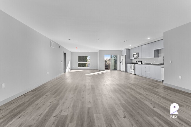 Building Photo - 7040 Woodman Ave