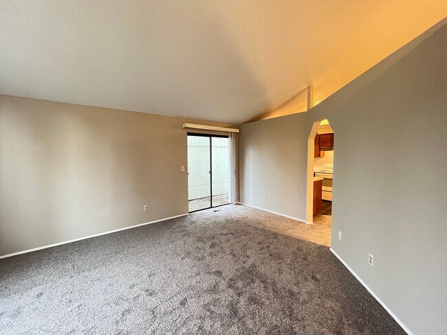 Building Photo - Beautiful 3 Bed 2 Bath Rand Home in Tigard...