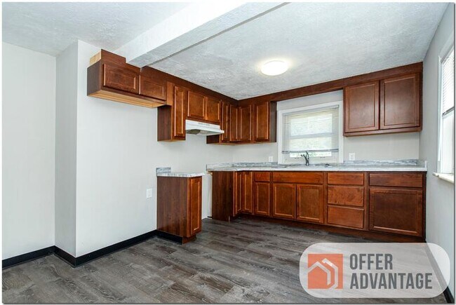 Foto del edificio - 345 E 211th St