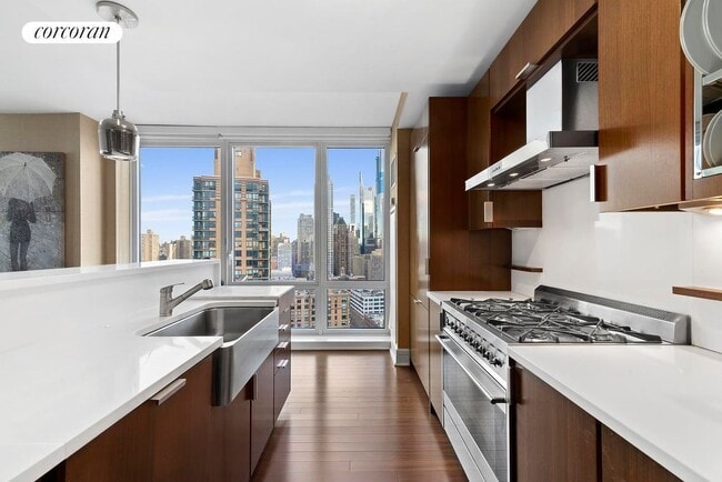 Building Photo - 60 Riverside Blvd