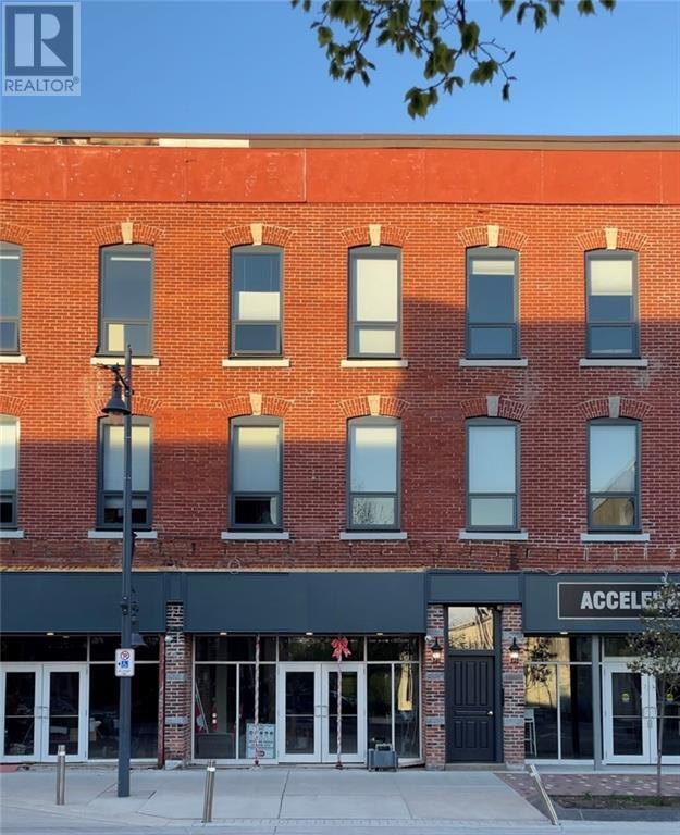 251 Front St, Belleville, ON K8N 2Z6 House for Rent in Belleville, ON