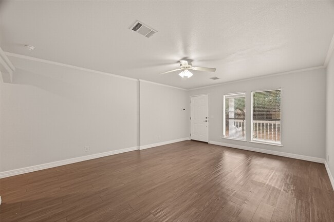 Foto del edificio - 21415 Sweet Grass Ln