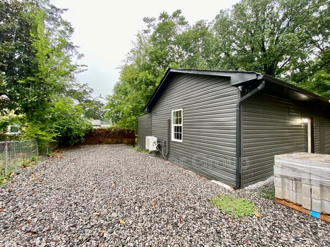 Building Photo - 503 Central Dr