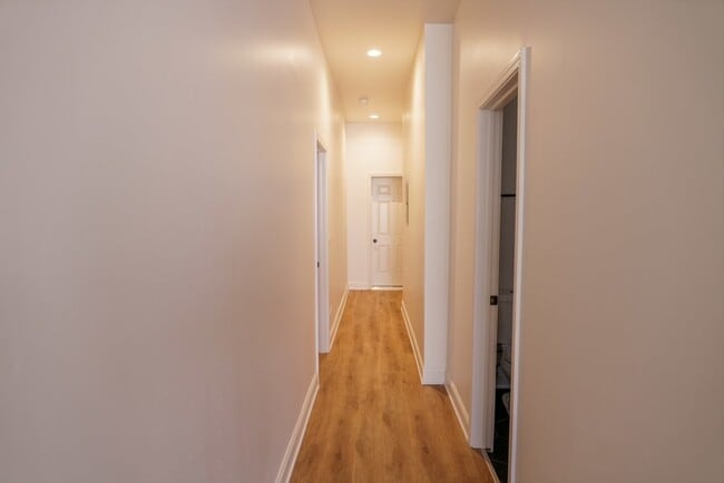 Building Photo - 6613 S Vernon Ave