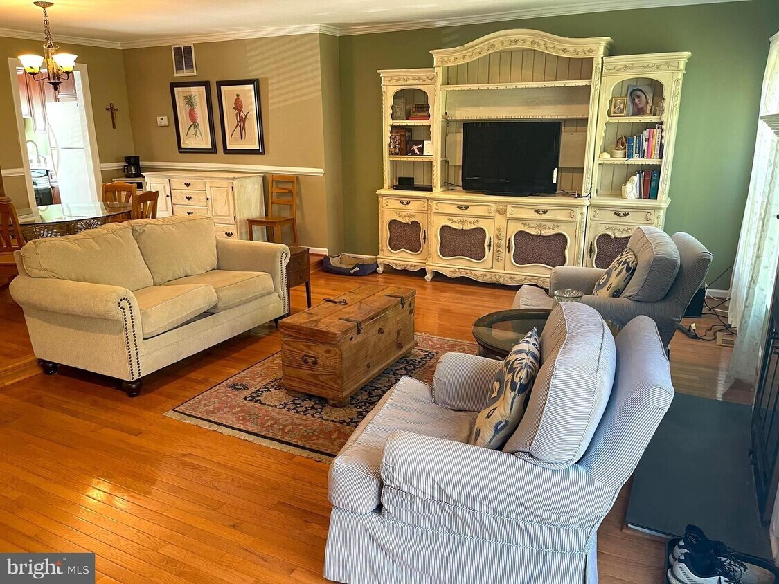 2889 Sutton Oaks Ln, Vienna, VA 22181 Townhome Rentals in Vienna VA