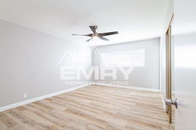 Building Photo - Recently Remodeled 4 Bed 2 Bath Single Hom...
