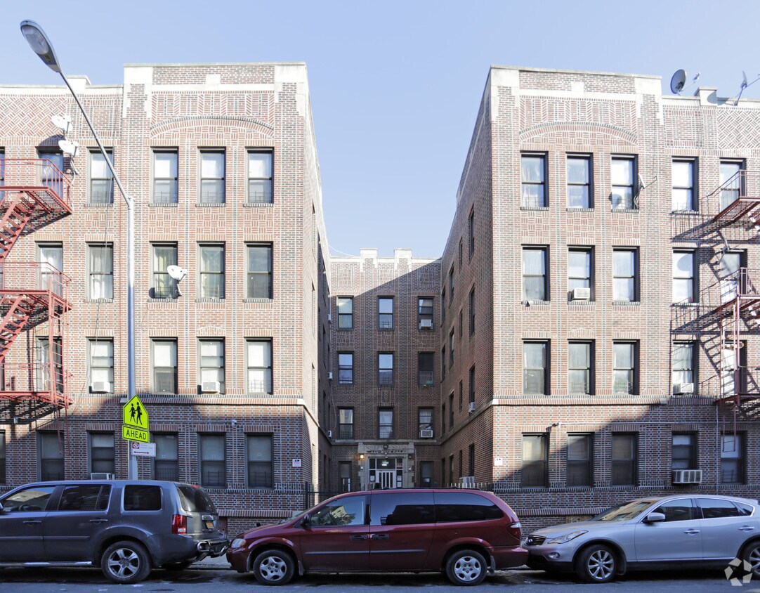 Building Photo - 3515 95th St