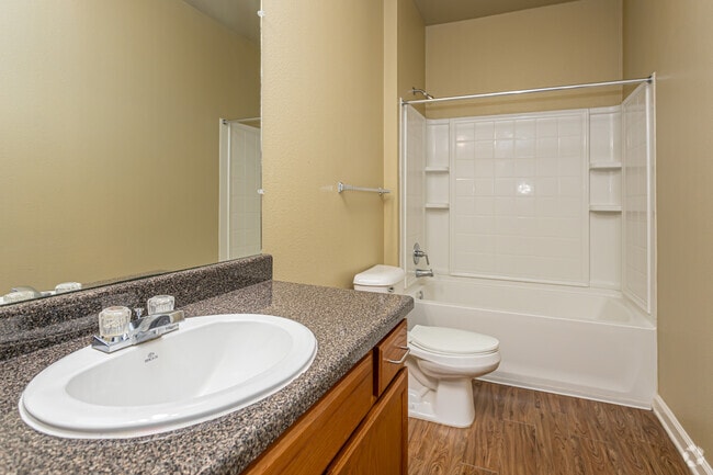 2BR, 2BA - 1,240SF - Greystone Apartments